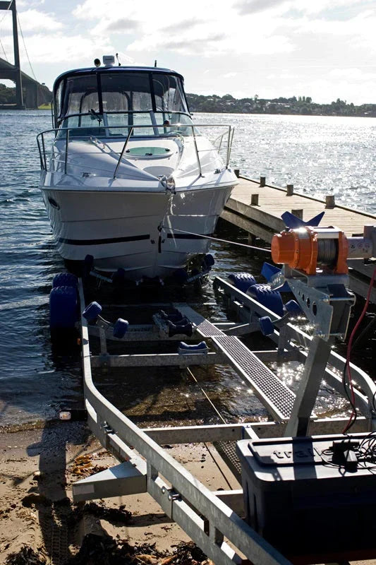 Remolque porta barcos 24 pies / 7 m 2500 kg......