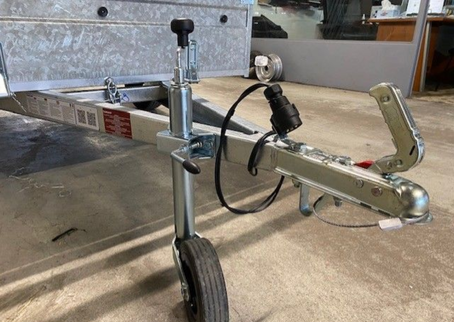 Remolque de carga BOG723 de 1 eje 233 x 132 cm – Chasis reforzado galvanizado en caliente, 500/750 kg