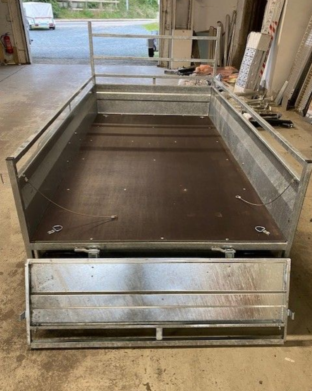 Remolque de carga BOG723 de 1 eje 233 x 132 cm – Chasis reforzado galvanizado en caliente, 500/750 kg