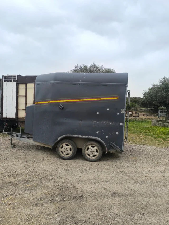 Remolque para Caballos y Ganado