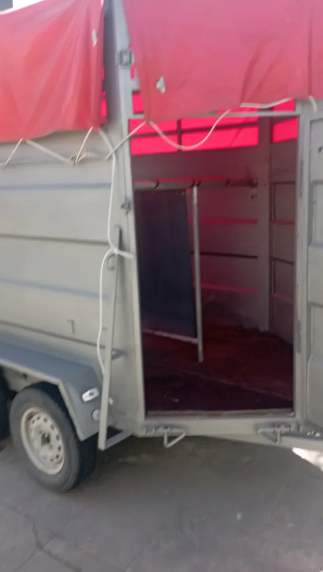 Remolque para Caballos y Ganado