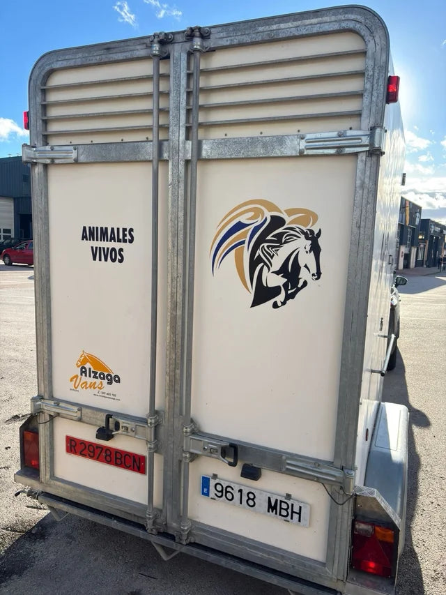 Remolque para Caballos y Ganado